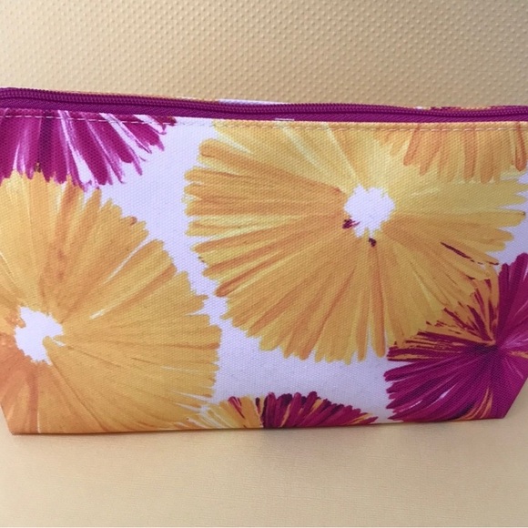 Cosmetic Bag Set w Product - Picture 2 of 7